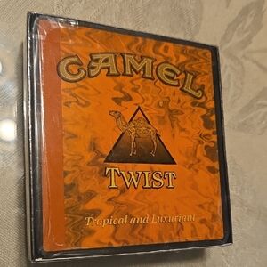 Camel Twist Tropical and Luxuriant Tin
